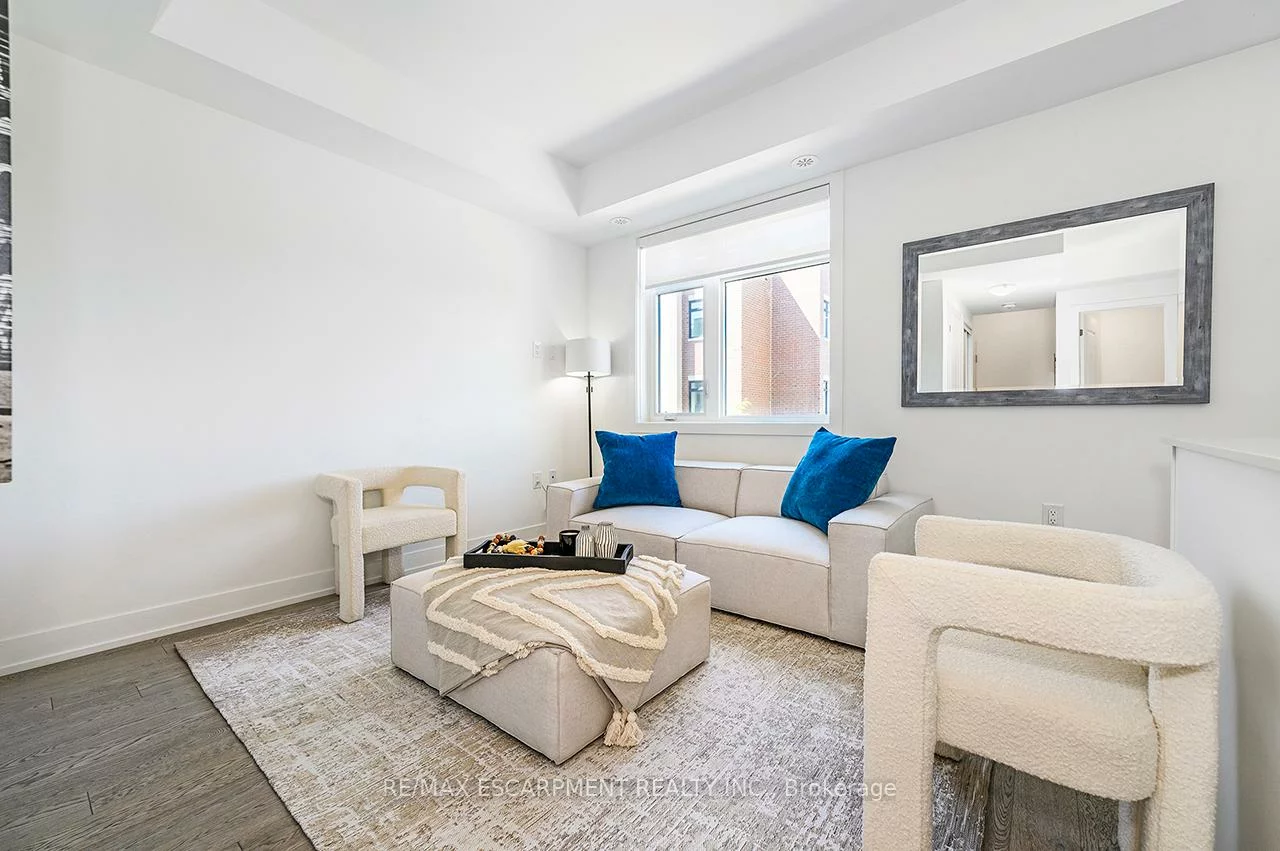 1075, Douglas McCurdy, Lakeview, Mississauga