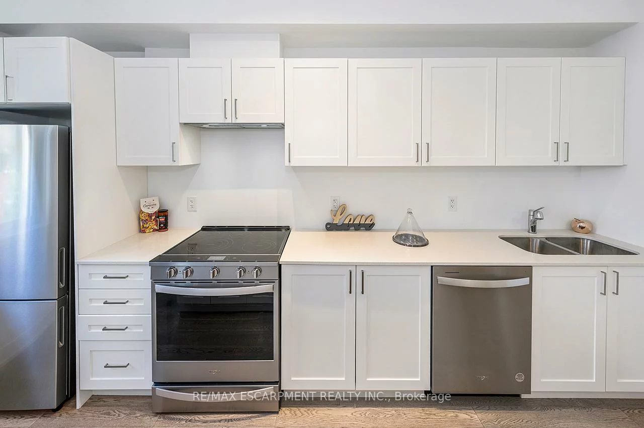 1075, Douglas McCurdy, Lakeview, Mississauga