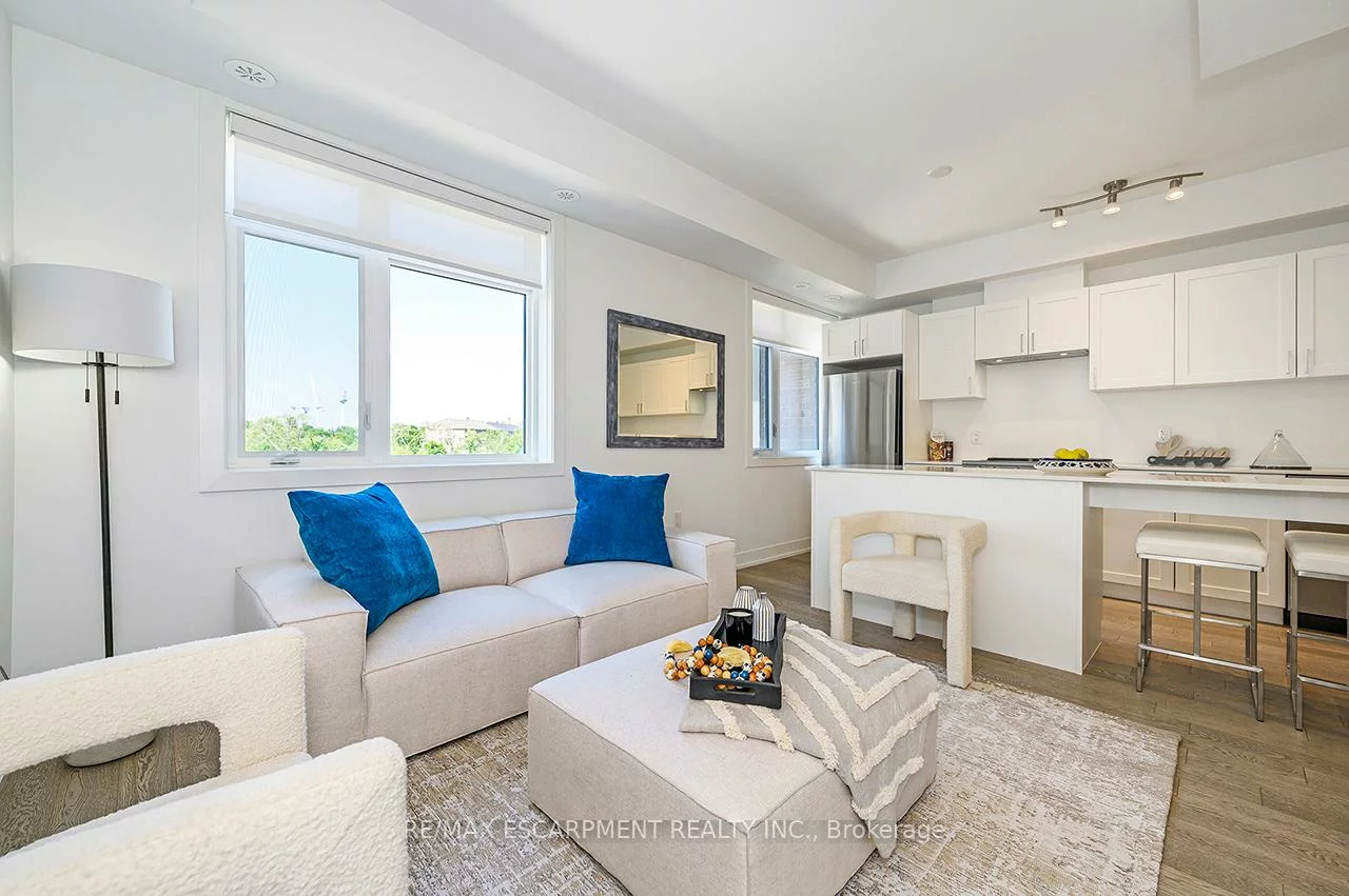 1075, Douglas McCurdy, Lakeview, Mississauga