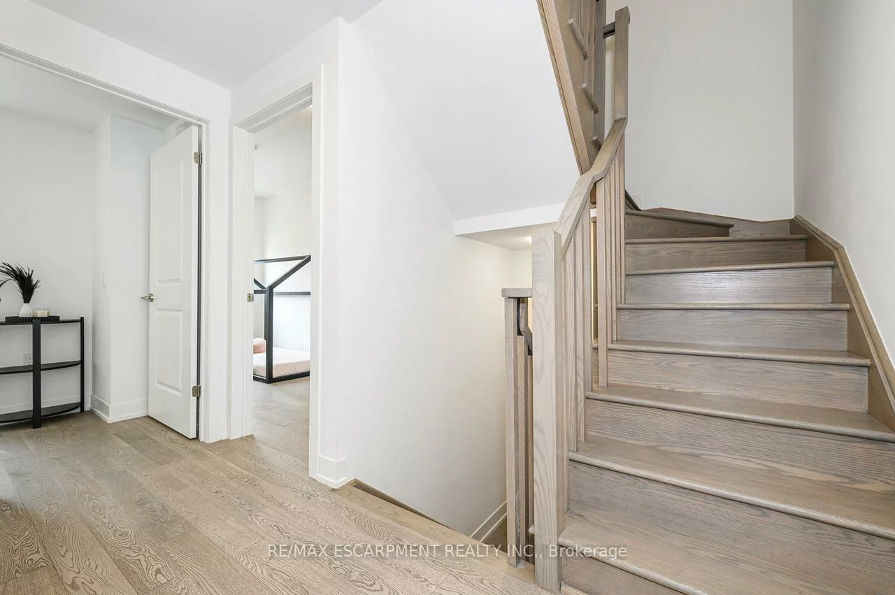 1075, Douglas McCurdy, Lakeview, Mississauga