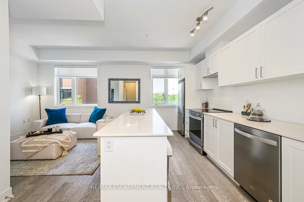 1075, Douglas McCurdy, Lakeview, Mississauga