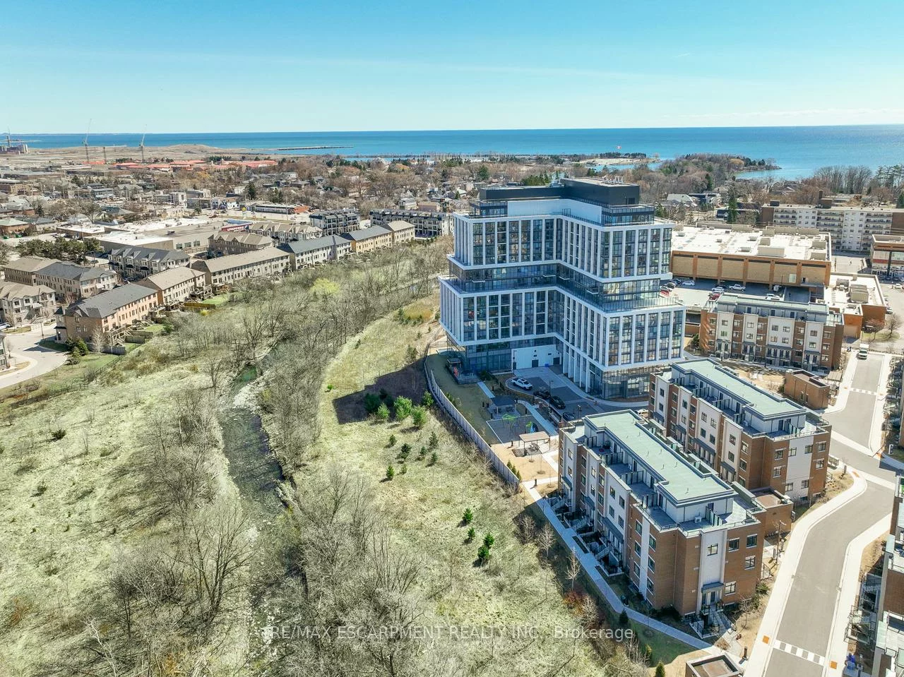 1075, Douglas McCurdy, Lakeview, Mississauga