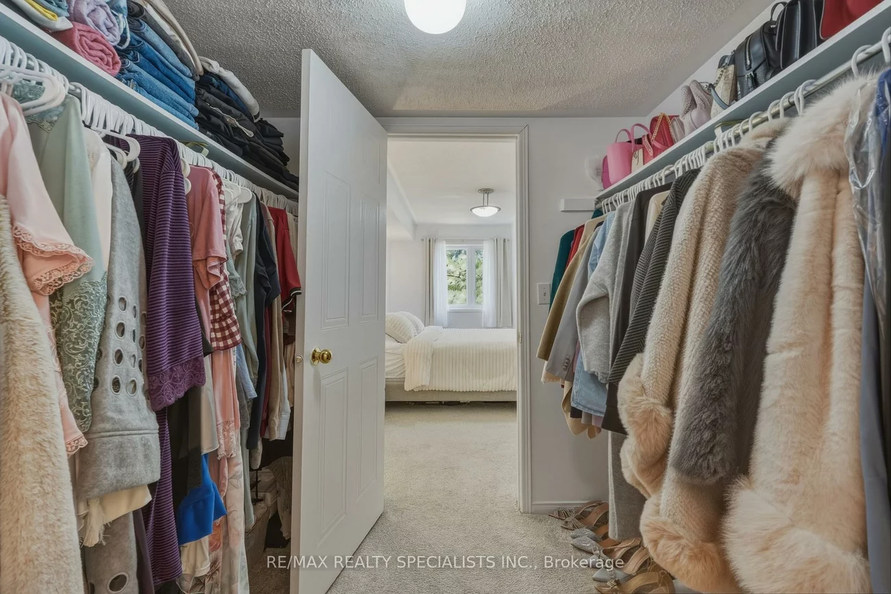 103, BRISTOL, Hurontario, Mississauga