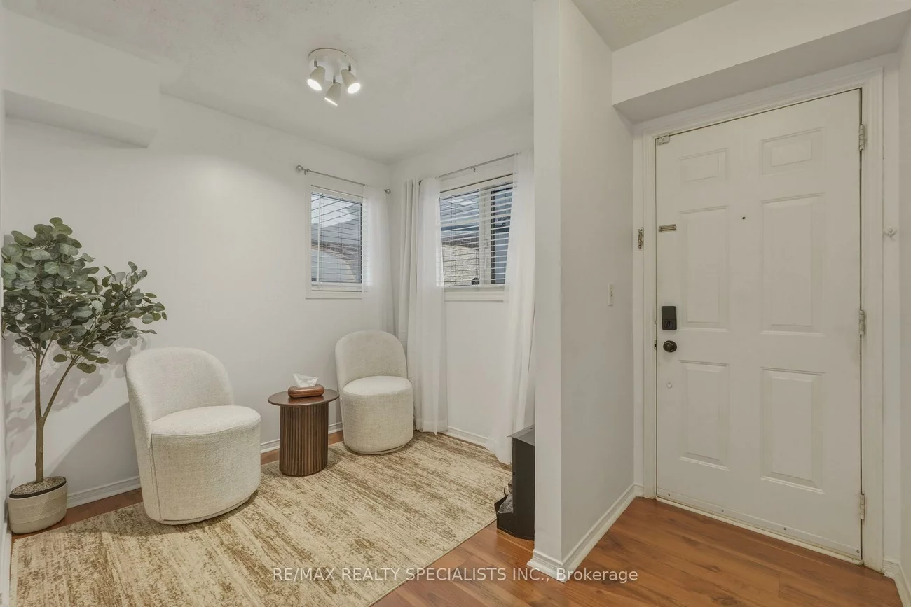 103, BRISTOL, Hurontario, Mississauga