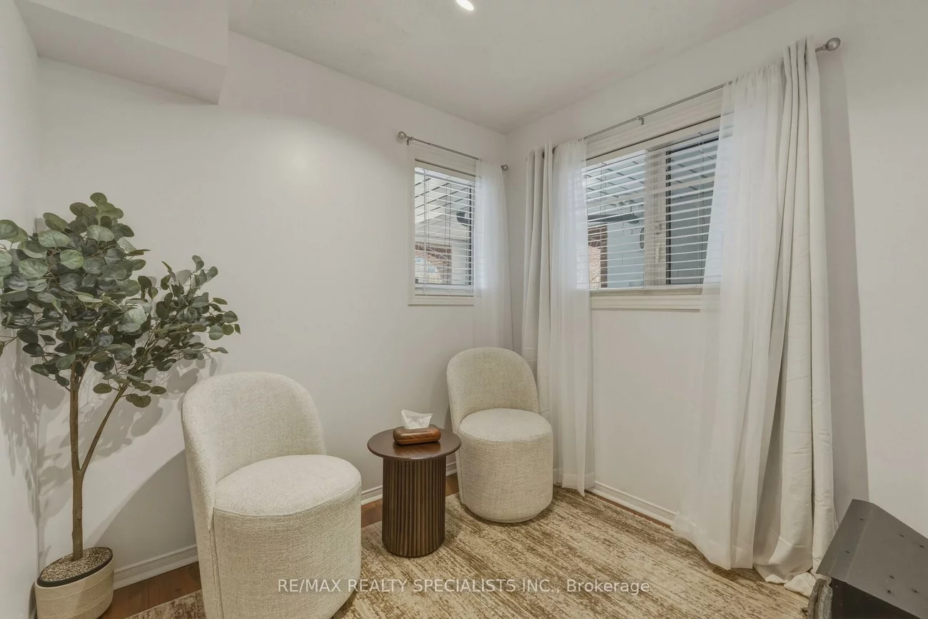 103, BRISTOL, Hurontario, Mississauga