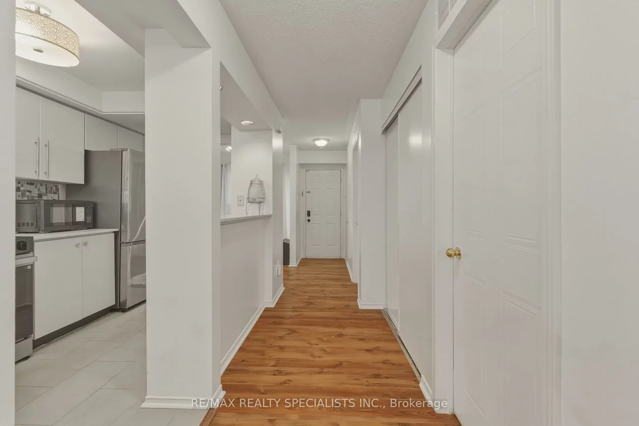 103, BRISTOL, Hurontario, Mississauga