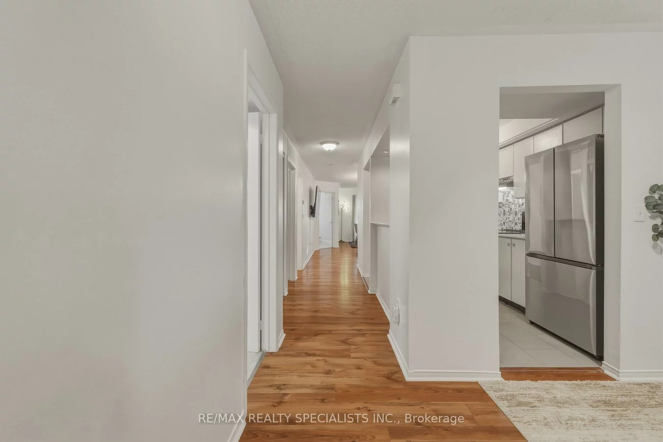 103, BRISTOL, Hurontario, Mississauga