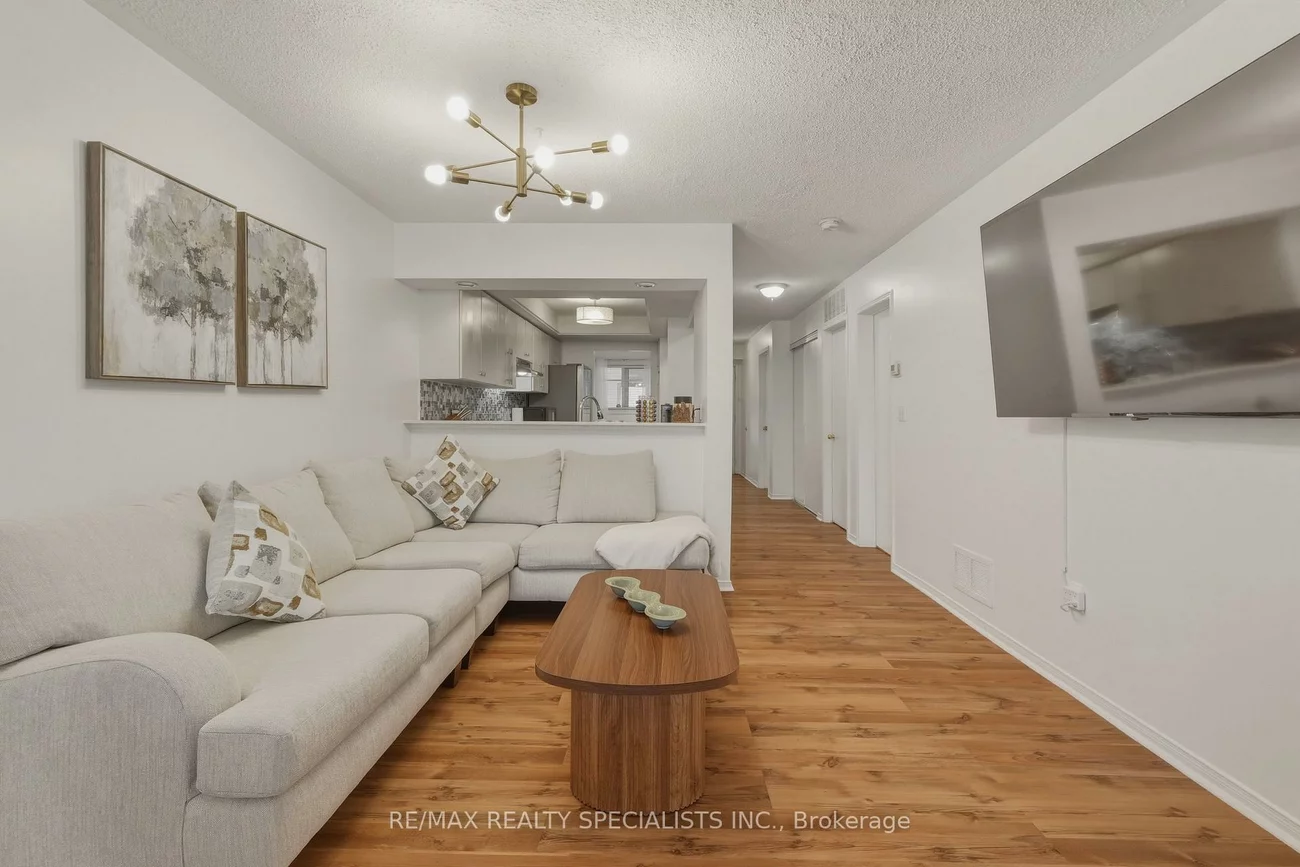 103, BRISTOL, Hurontario, Mississauga