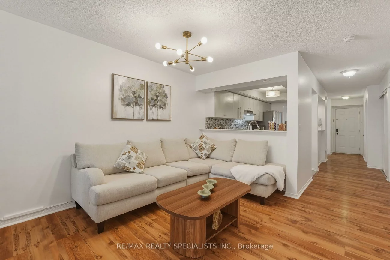 103, BRISTOL, Hurontario, Mississauga