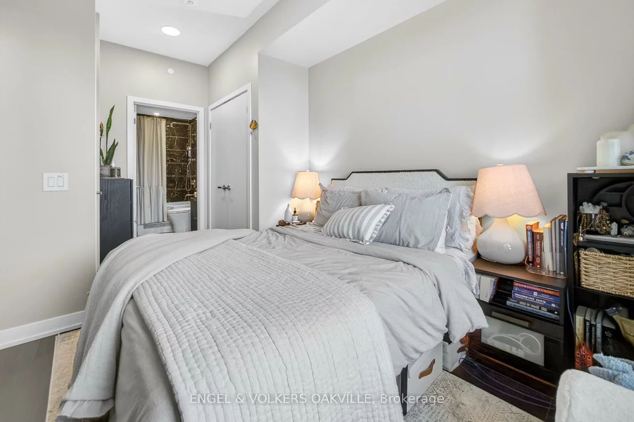 28, Ann, Port Credit, Mississauga