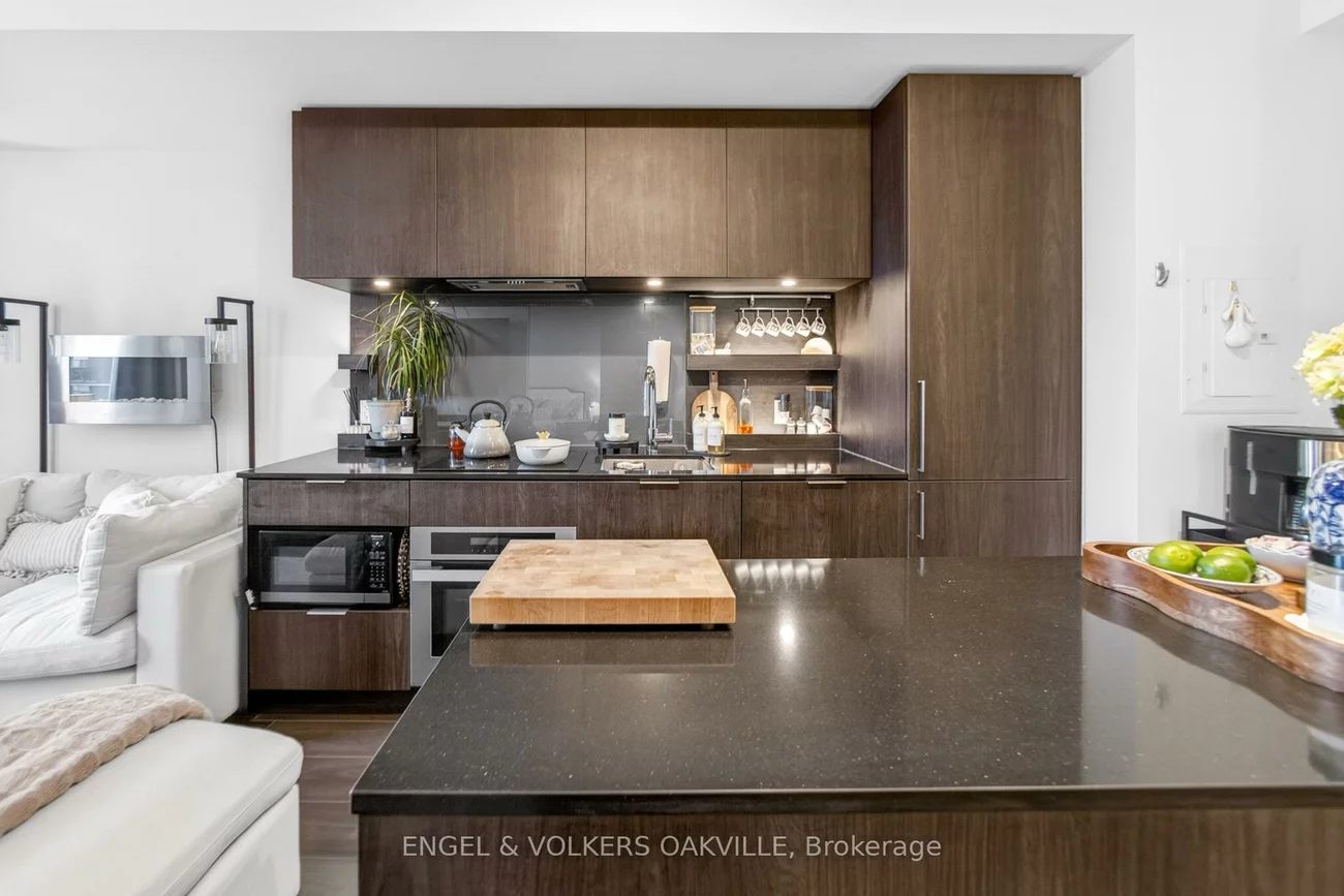 28, Ann, Port Credit, Mississauga