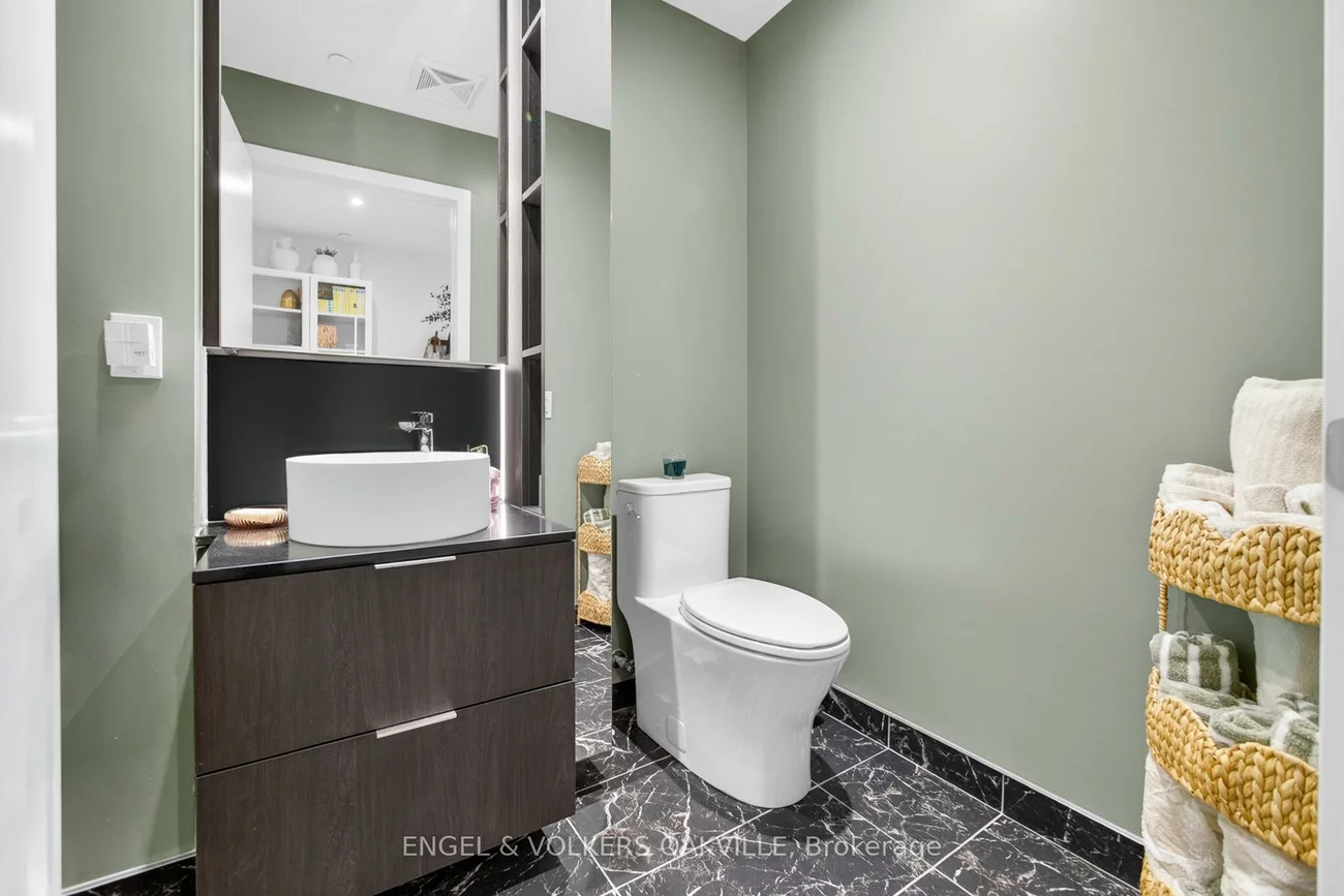 28, Ann, Port Credit, Mississauga