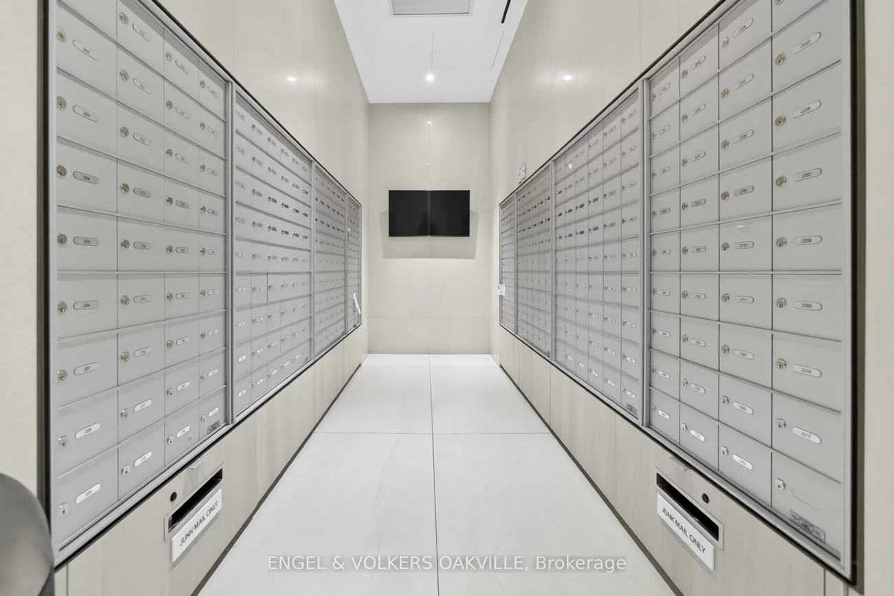 28, Ann, Port Credit, Mississauga