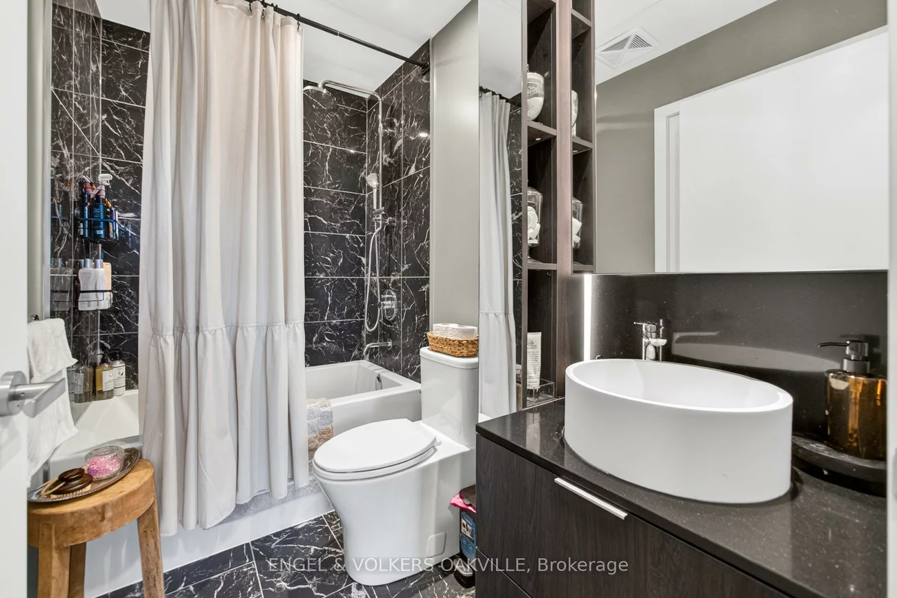 28, Ann, Port Credit, Mississauga