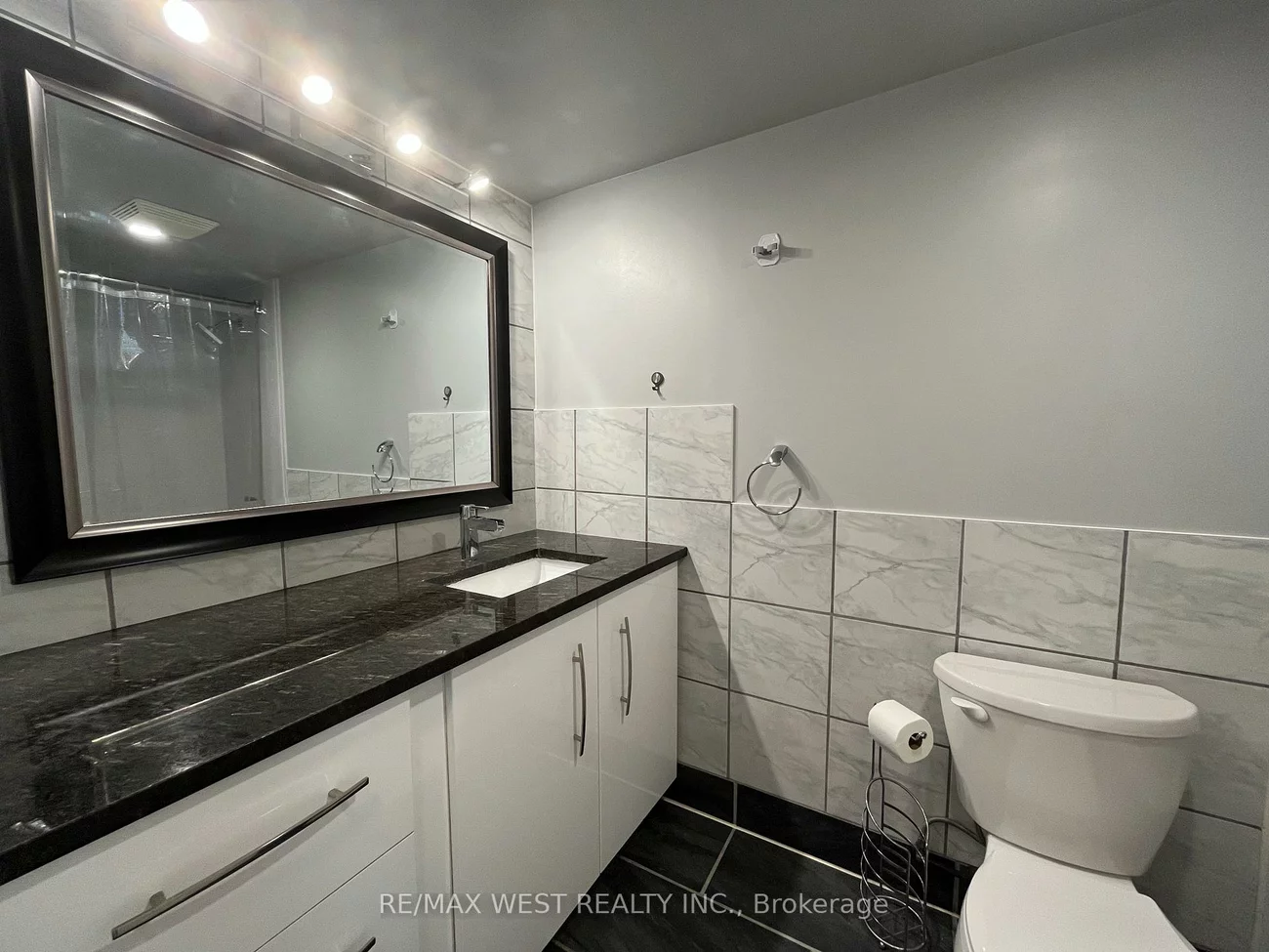 300, Webb, City Centre, Mississauga