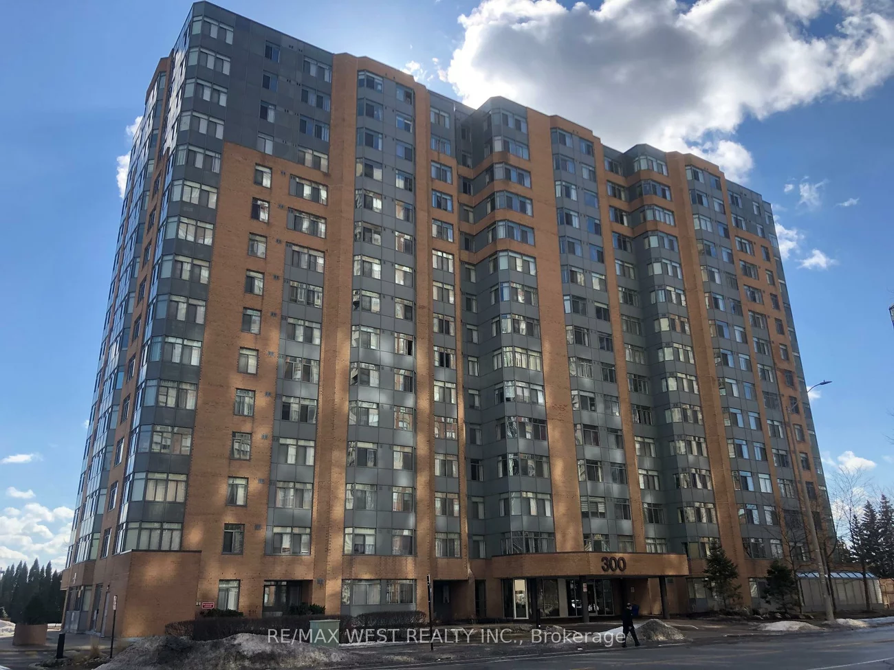 300, Webb, City Centre, Mississauga