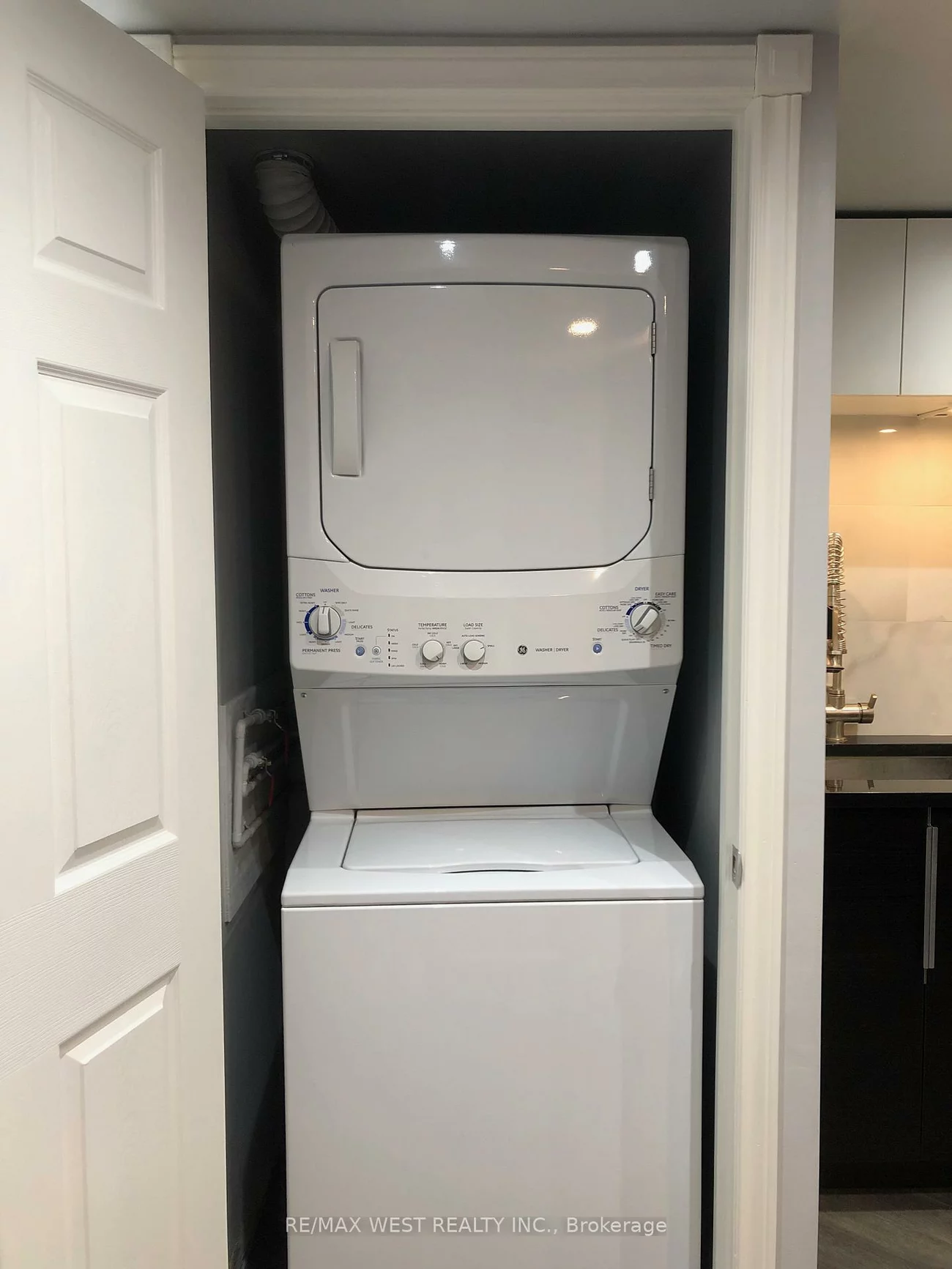 300, Webb, City Centre, Mississauga