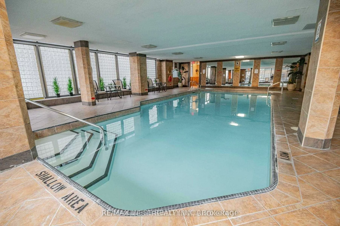 300, Webb, City Centre, Mississauga