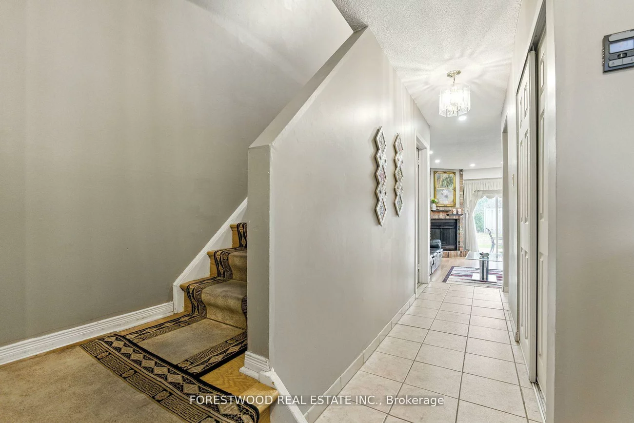 3345, Silverado, Mississauga Valleys, Mississauga