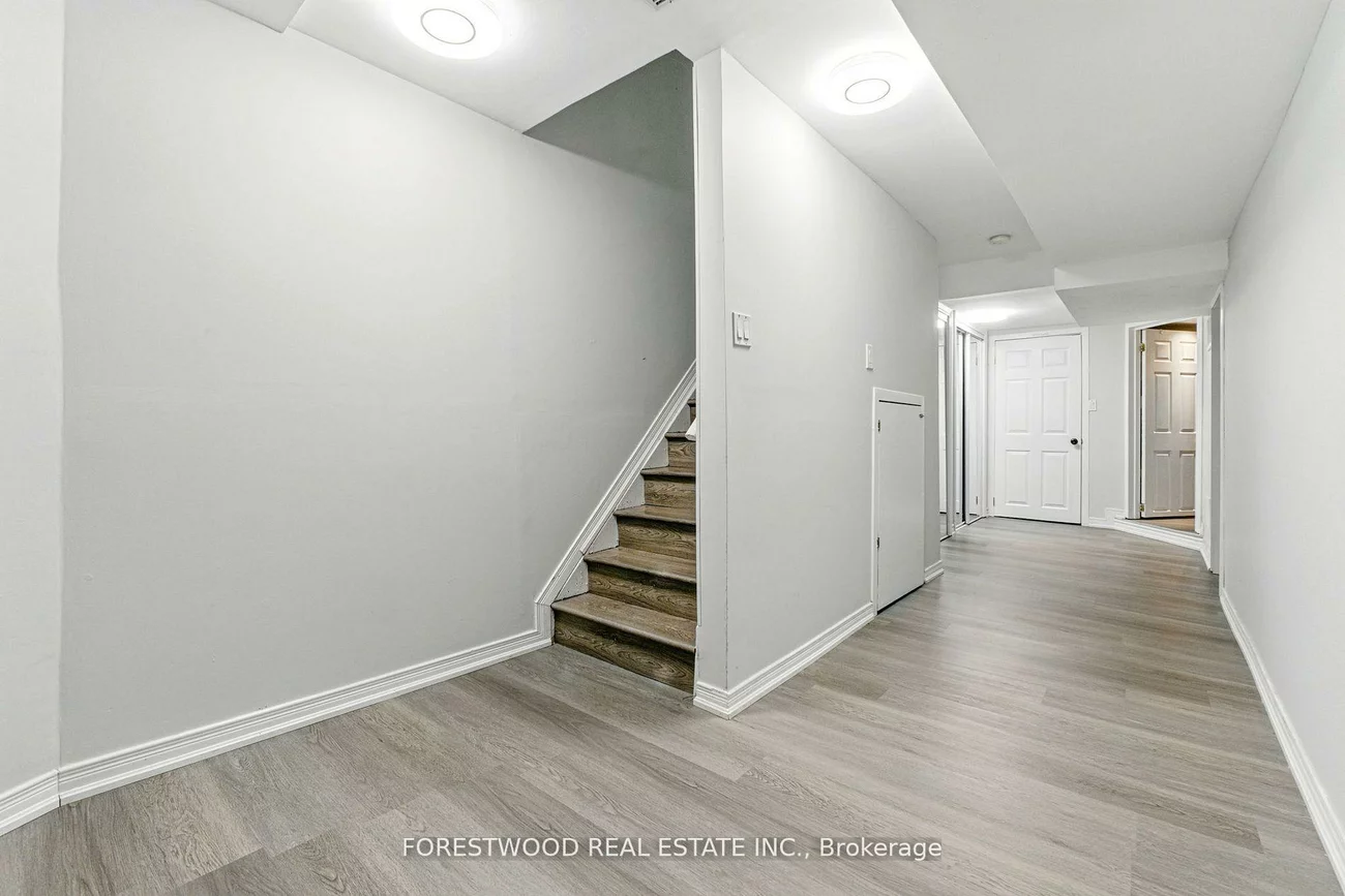 3345, Silverado, Mississauga Valleys, Mississauga