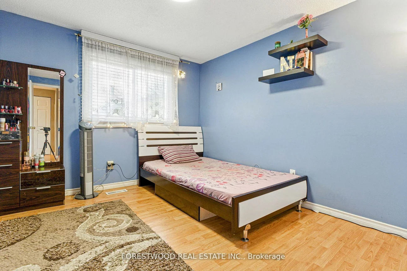 3345, Silverado, Mississauga Valleys, Mississauga