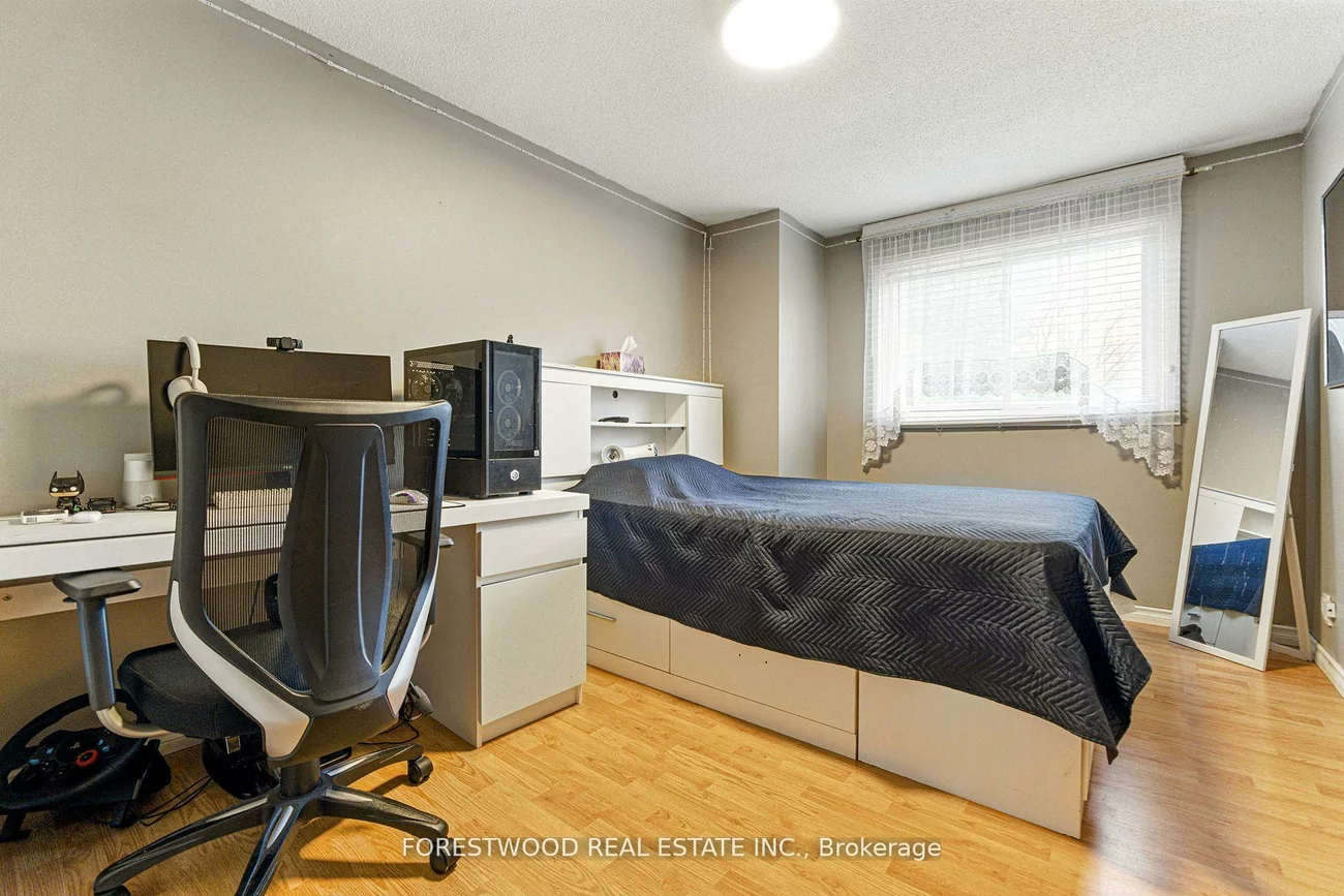3345, Silverado, Mississauga Valleys, Mississauga