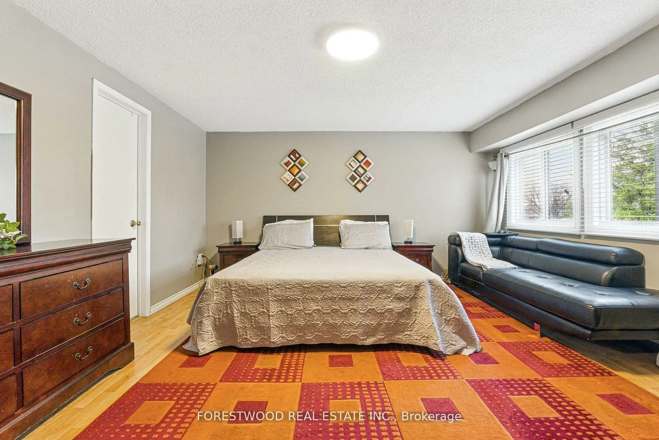 3345, Silverado, Mississauga Valleys, Mississauga
