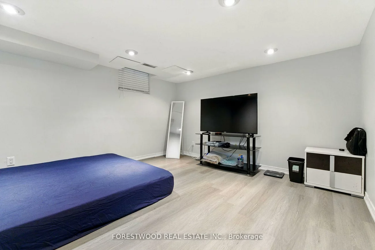 3345, Silverado, Mississauga Valleys, Mississauga