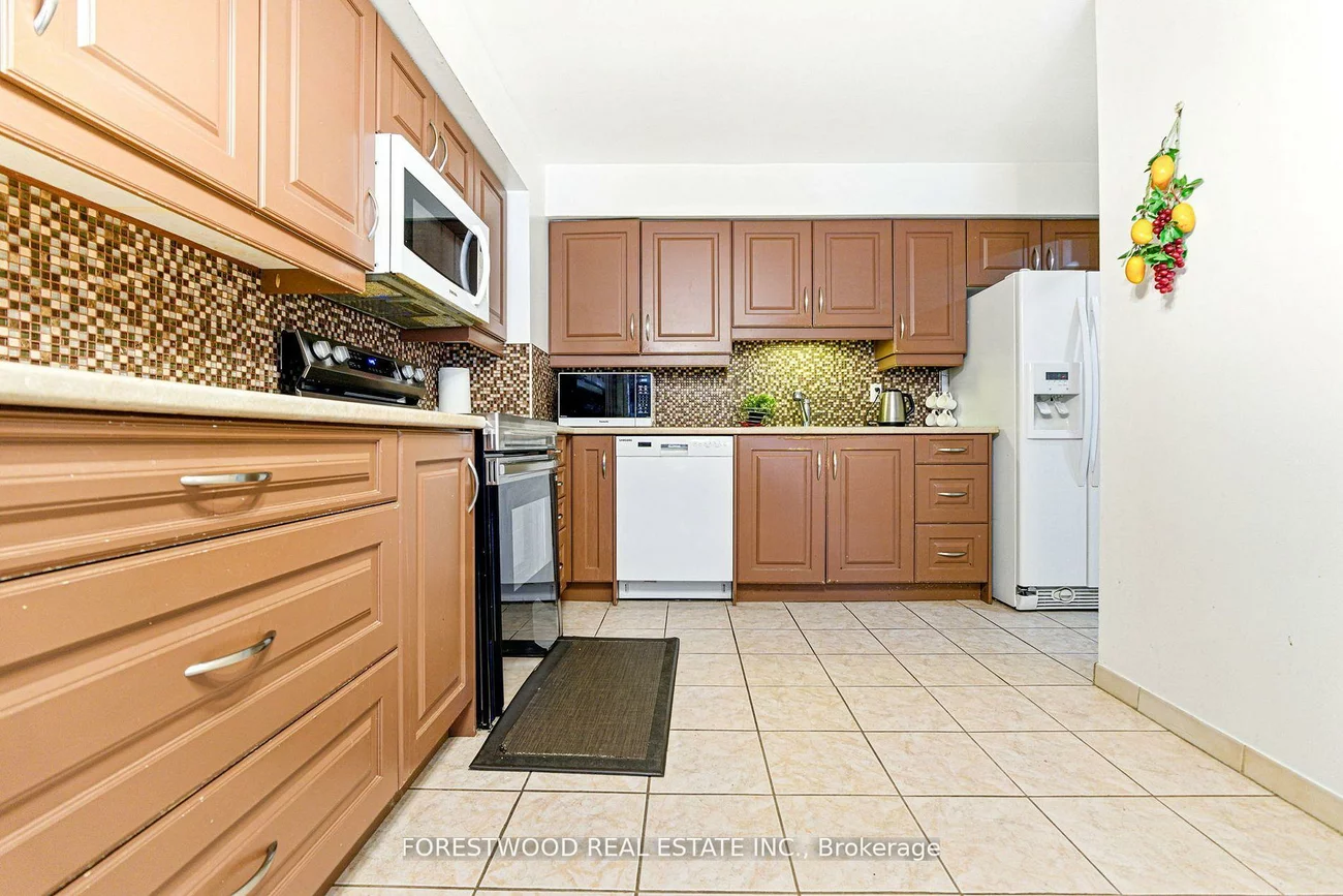 3345, Silverado, Mississauga Valleys, Mississauga