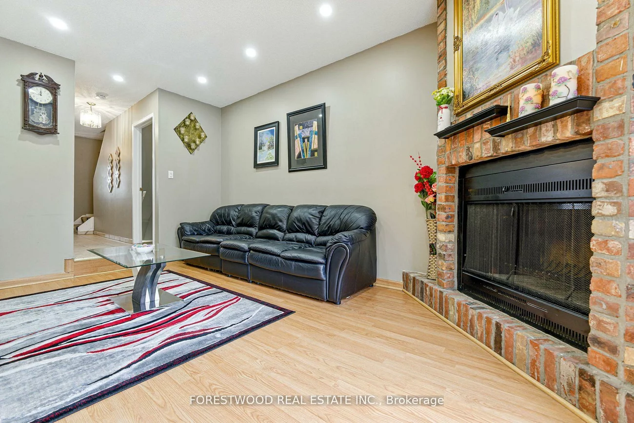 3345, Silverado, Mississauga Valleys, Mississauga
