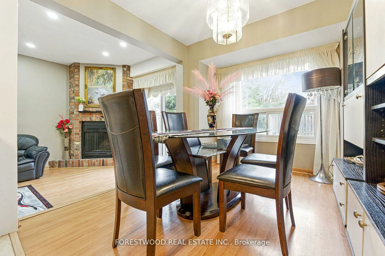3345, Silverado, Mississauga Valleys, Mississauga