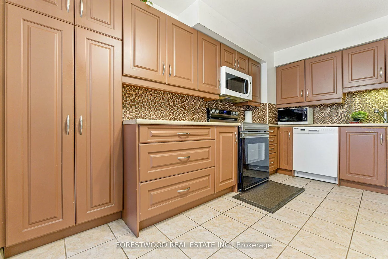 3345, Silverado, Mississauga Valleys, Mississauga