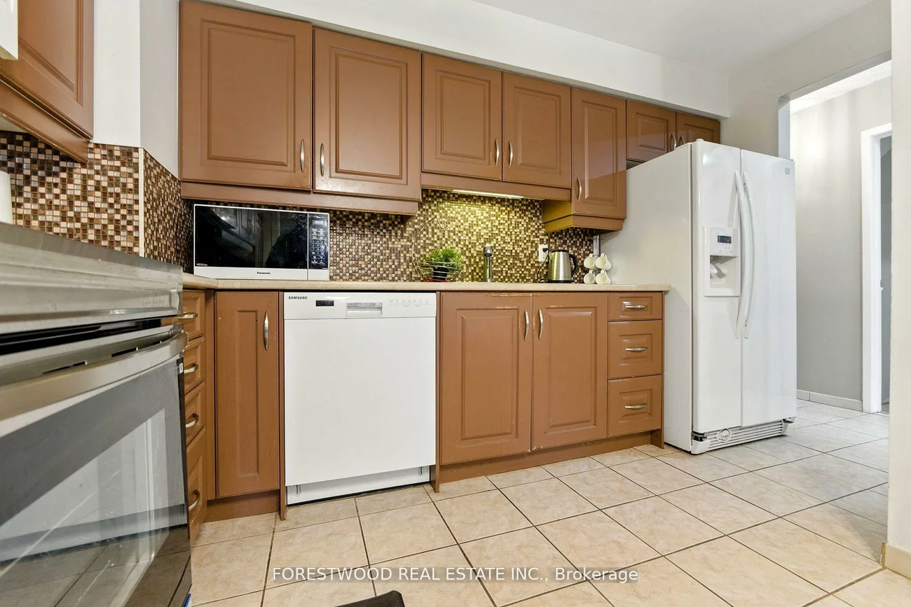 3345, Silverado, Mississauga Valleys, Mississauga