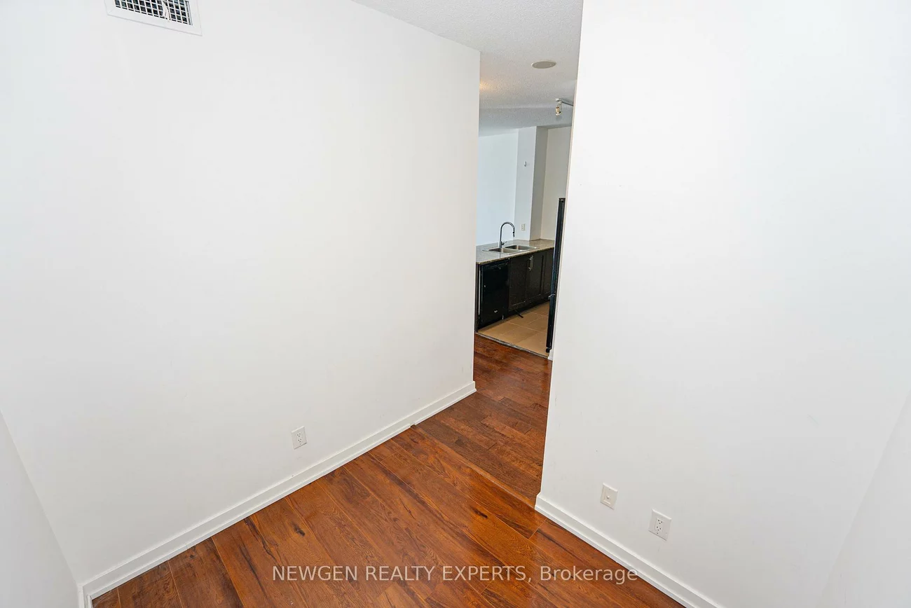 4070, Confederation, City Centre, Mississauga