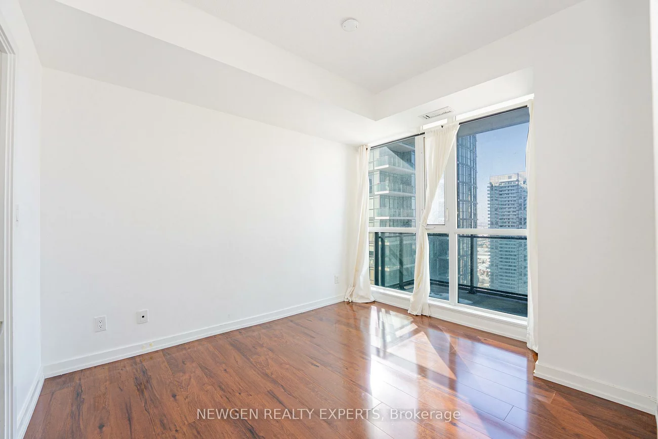 4070, Confederation, City Centre, Mississauga