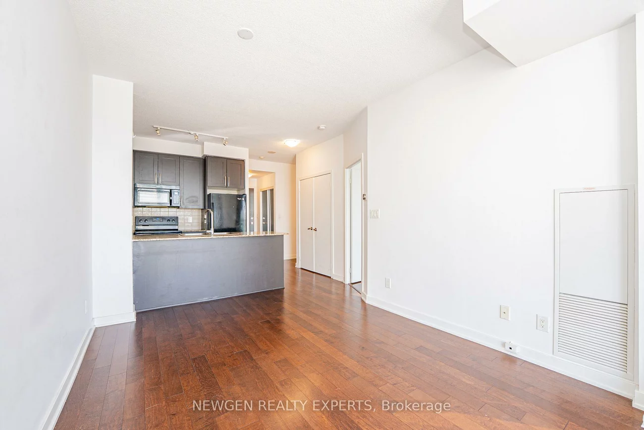 4070, Confederation, City Centre, Mississauga