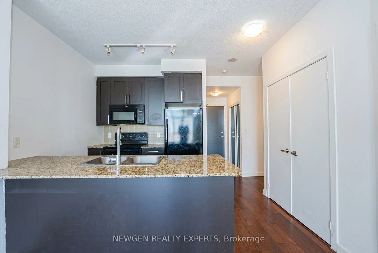4070, Confederation, City Centre, Mississauga