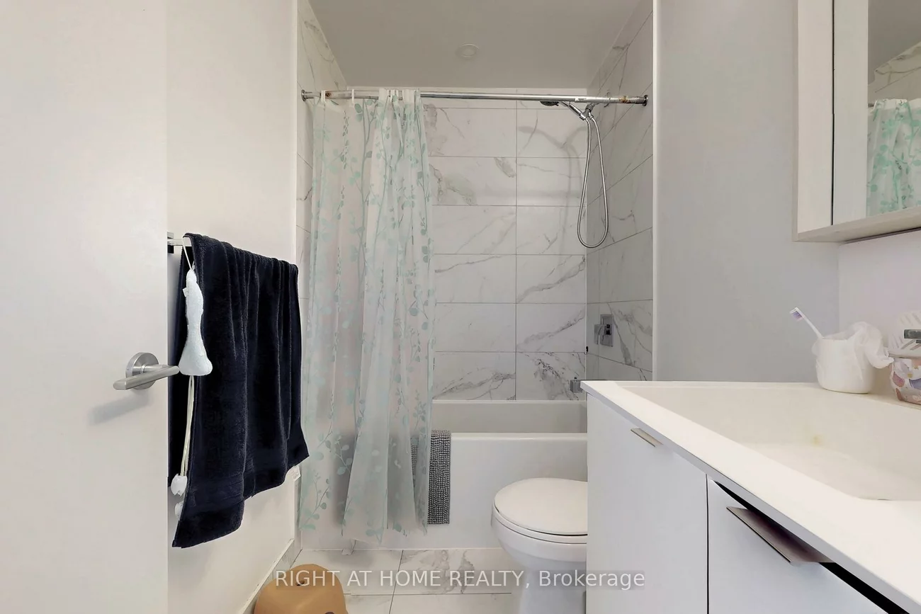 4065, Confederation, City Centre, Mississauga