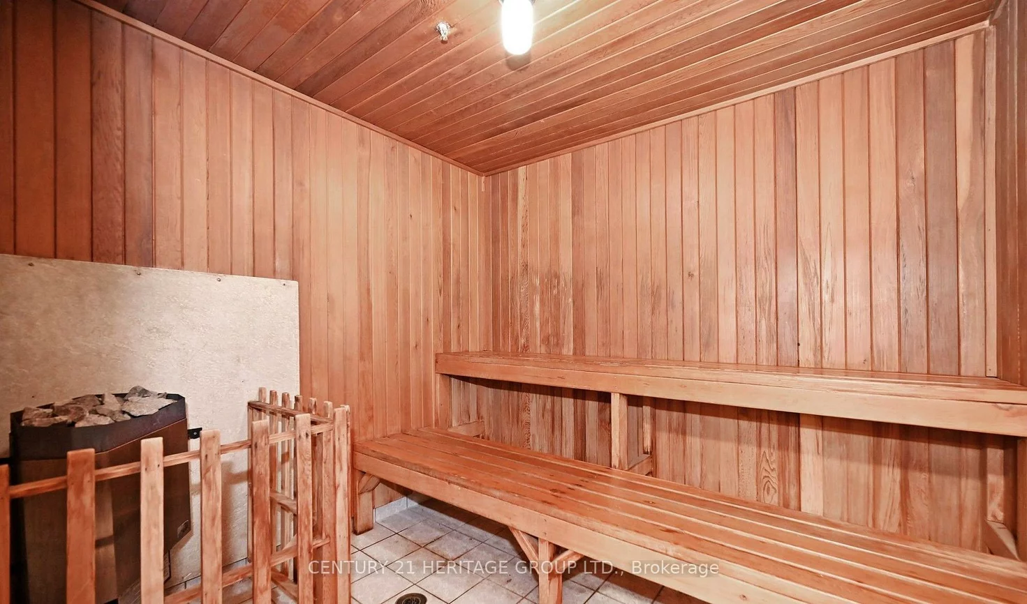 2323, Confederation, Cooksville, Mississauga