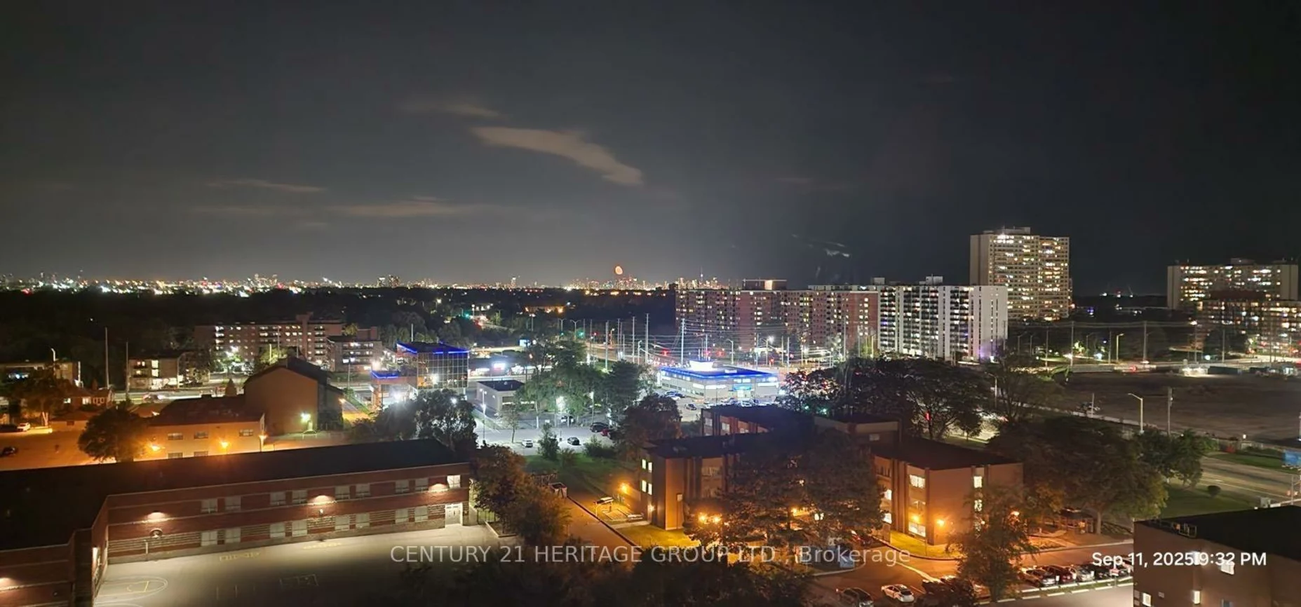 2323, Confederation, Cooksville, Mississauga