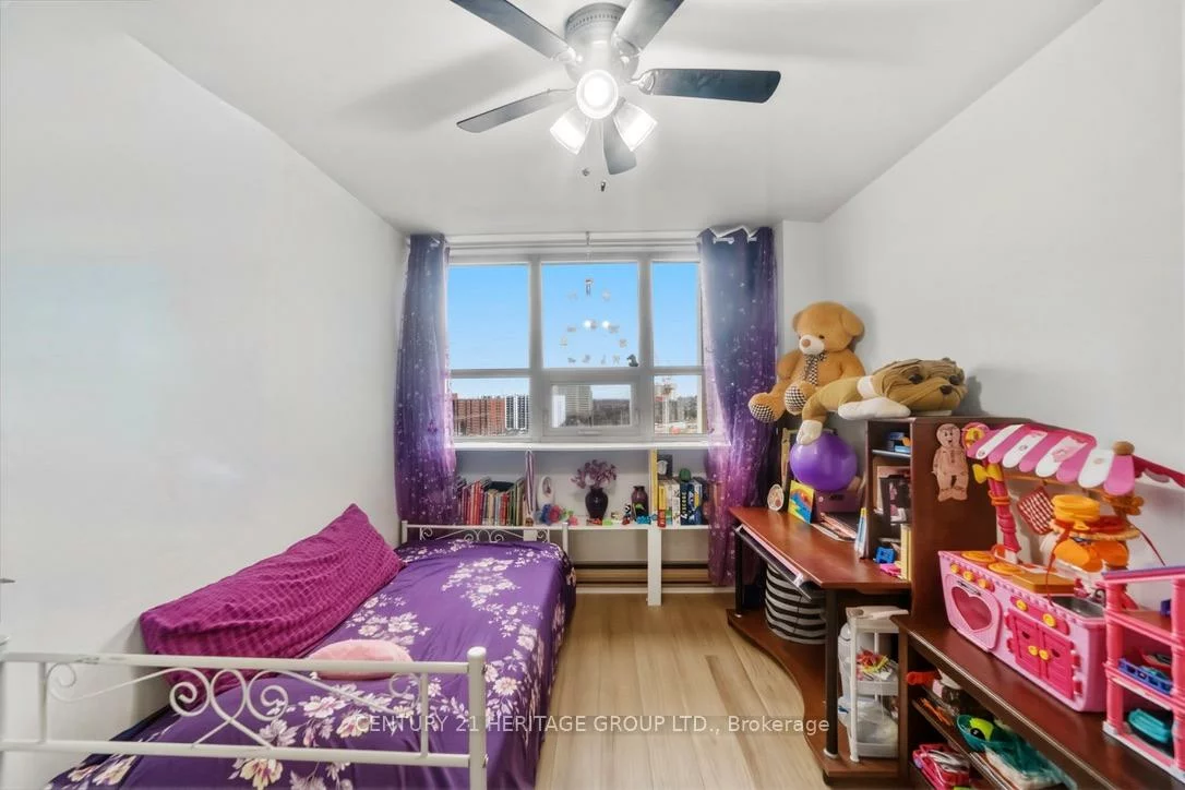 2323, Confederation, Cooksville, Mississauga