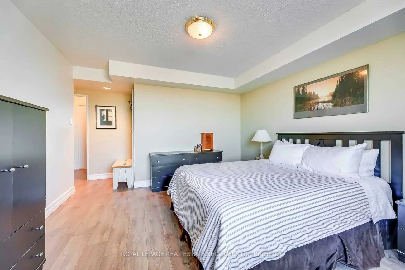 1110, Walden, Clarkson, Mississauga