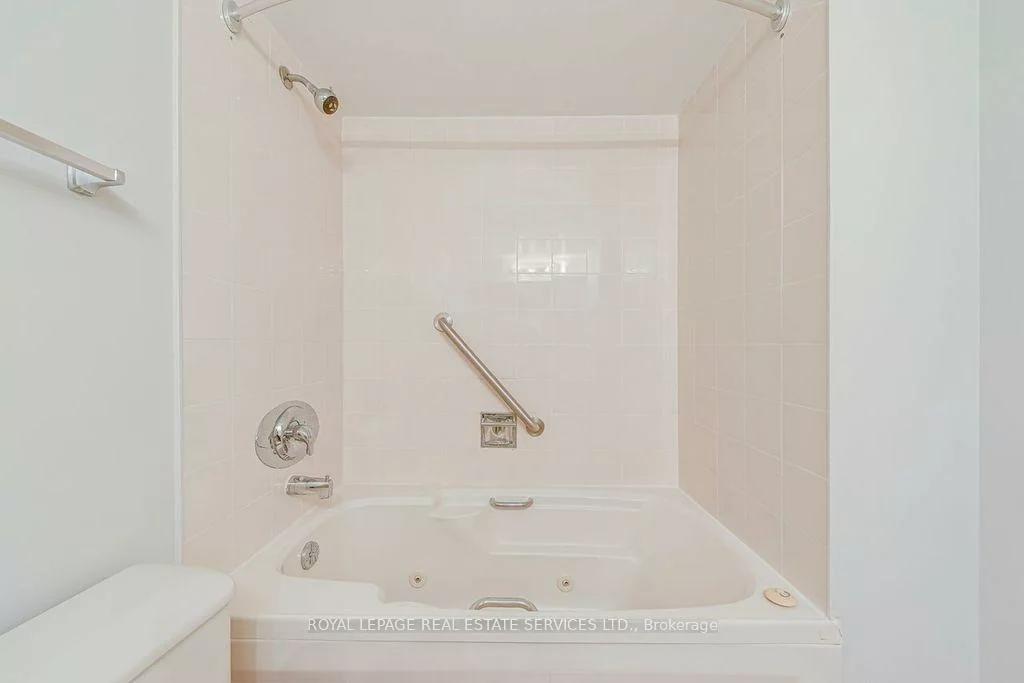 1110, Walden, Clarkson, Mississauga