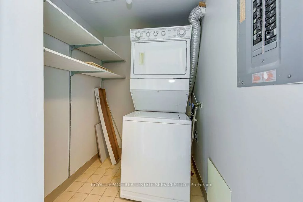 1110, Walden, Clarkson, Mississauga