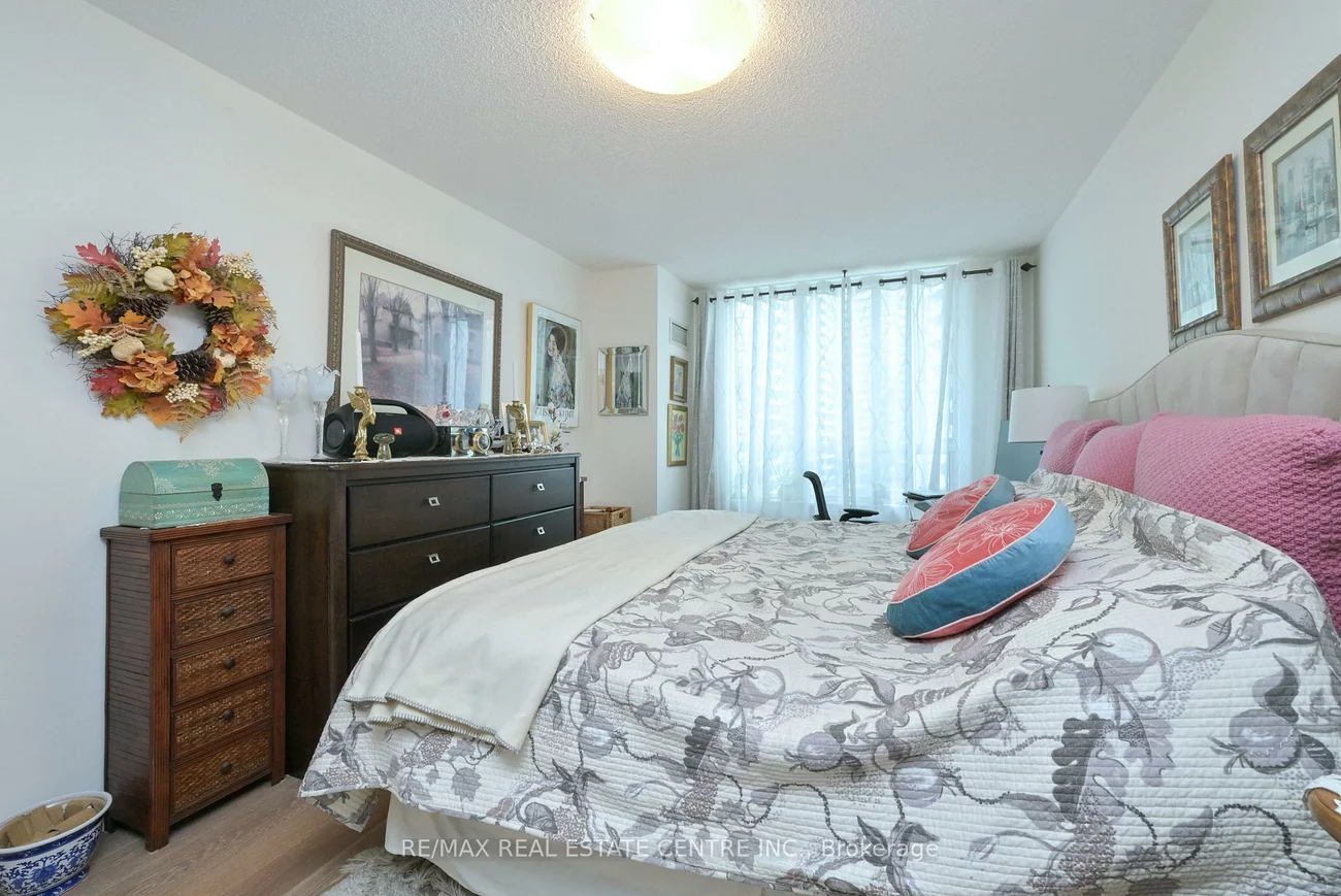 335, Rathburn, Creditview, Mississauga