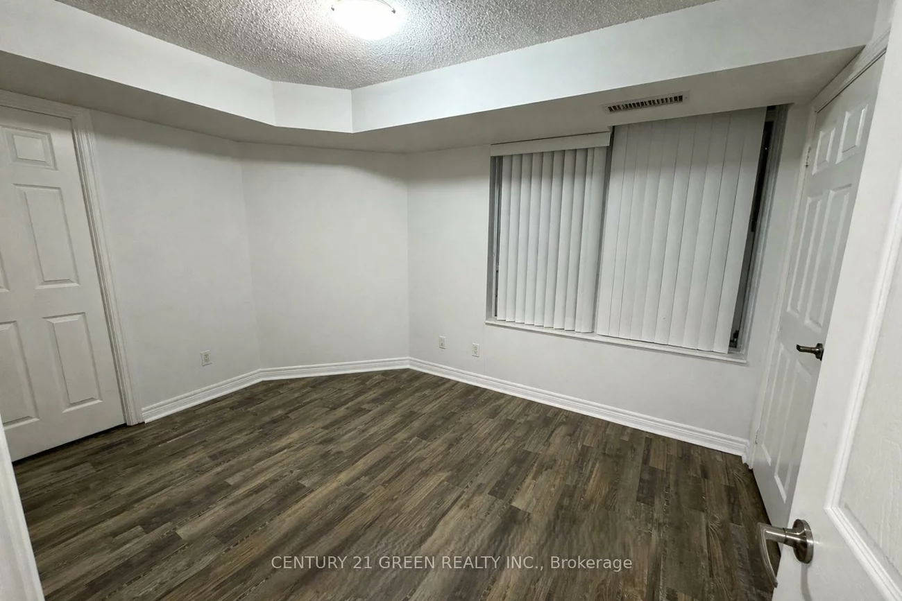 310, Burnhamthorpe, City Centre, Mississauga