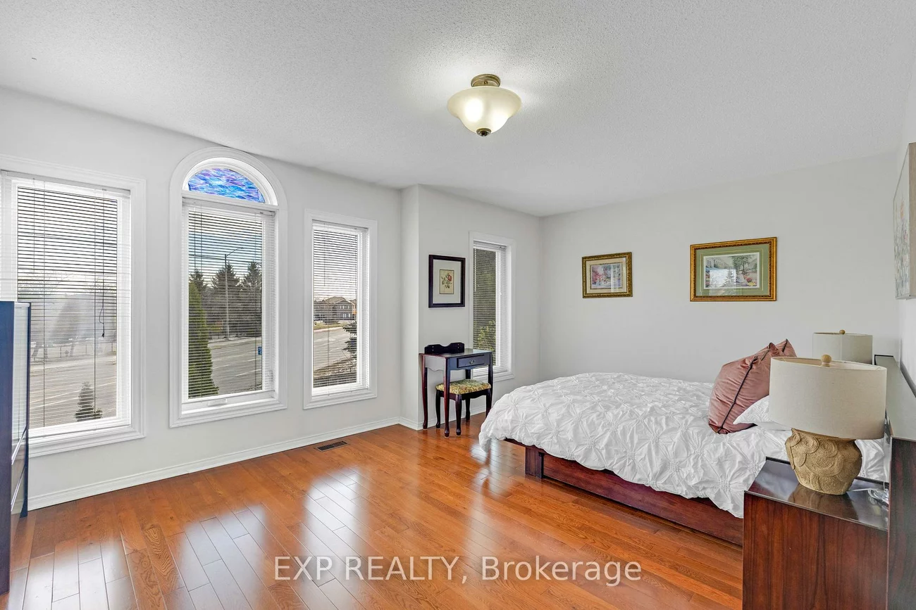 455, Apache, Hurontario, Mississauga