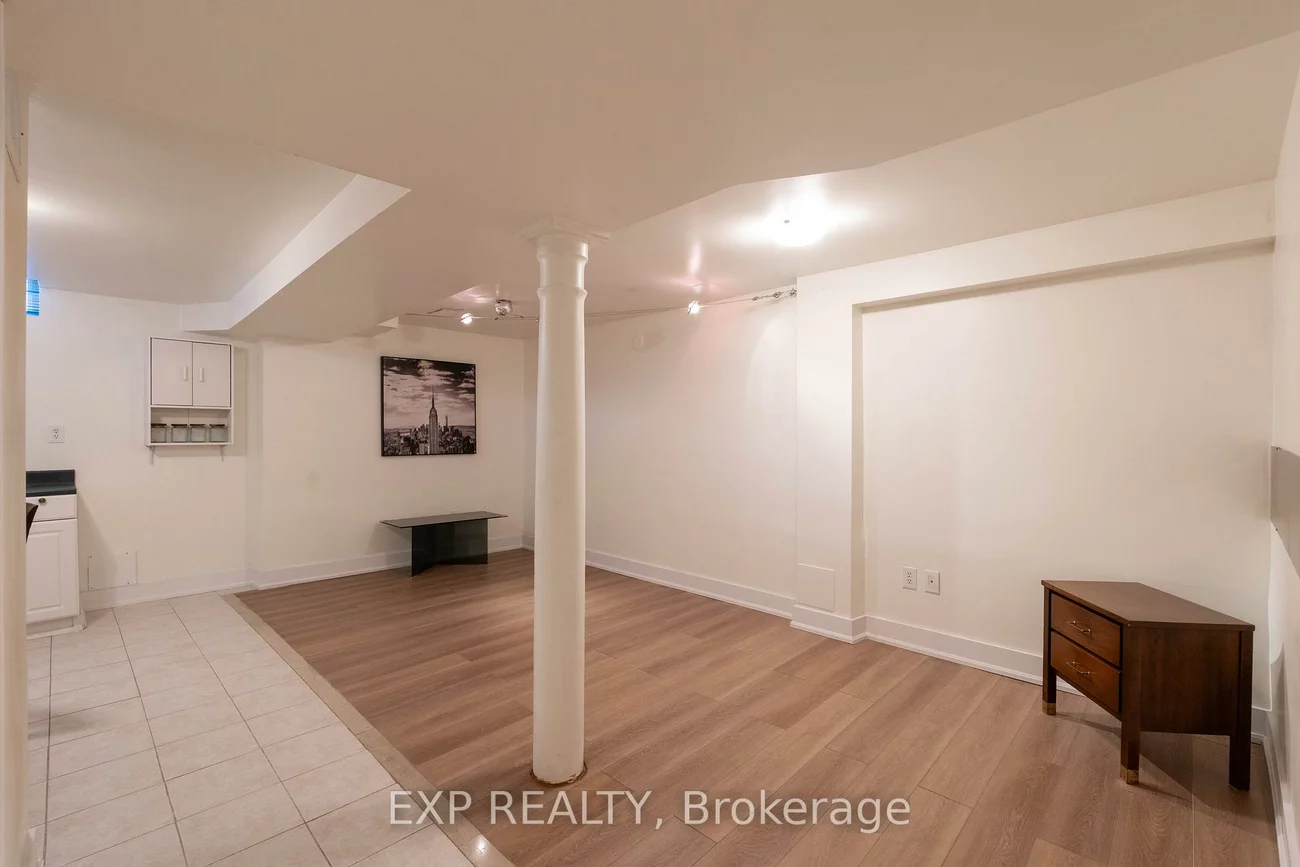 455, Apache, Hurontario, Mississauga