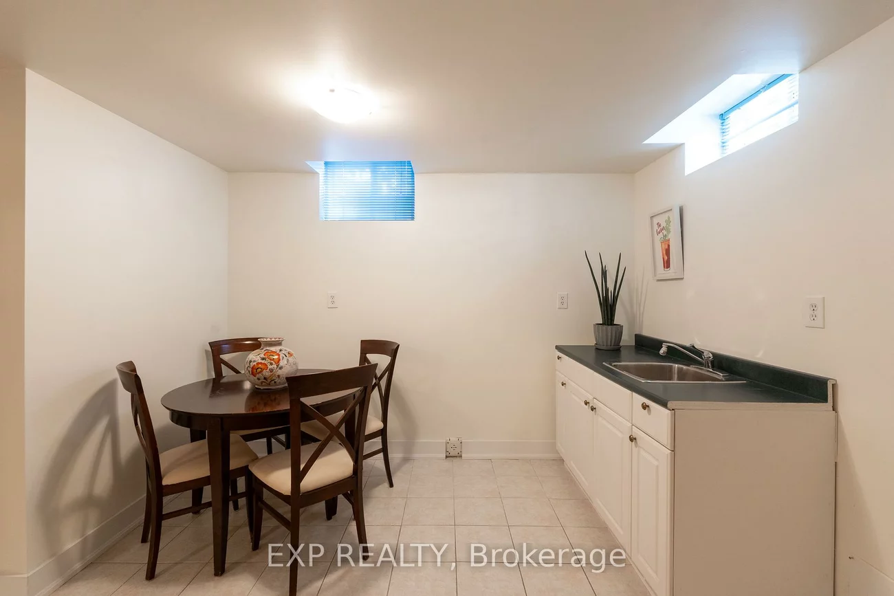 455, Apache, Hurontario, Mississauga