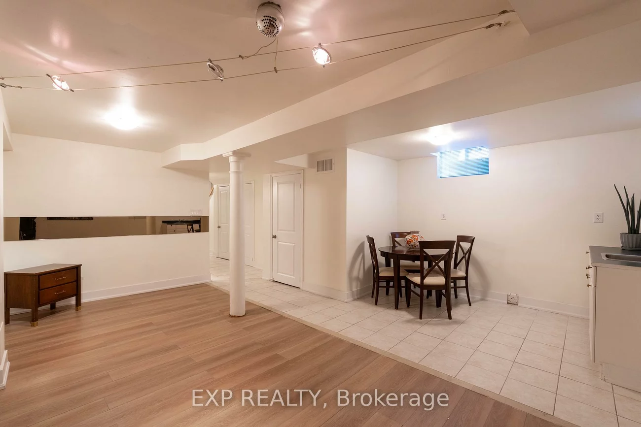 455, Apache, Hurontario, Mississauga